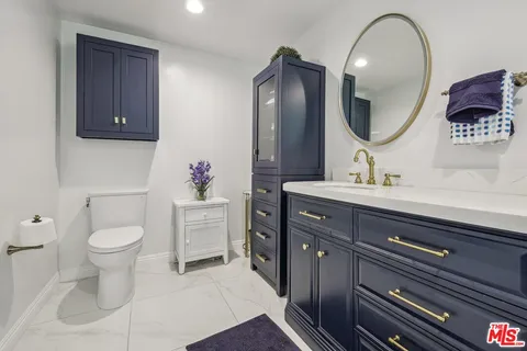 $799,000 | 11218 Camarillo Street, Unit 305, North Hollywood, CA 91602