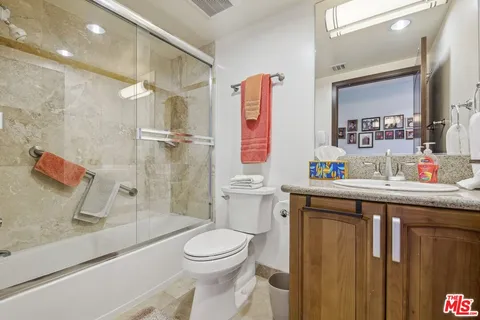 $799,000 | 11218 Camarillo Street, Unit 305, North Hollywood, CA 91602