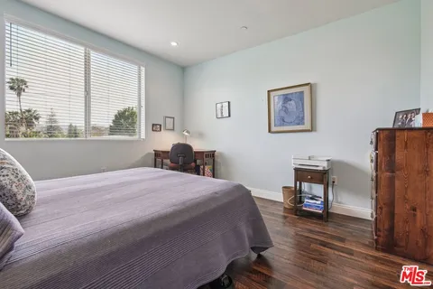 $799,000 | 11218 Camarillo Street, Unit 305, North Hollywood, CA 91602