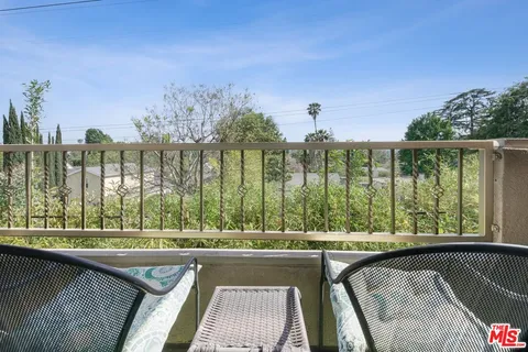 $799,000 | 11218 Camarillo Street, Unit 305, North Hollywood, CA 91602