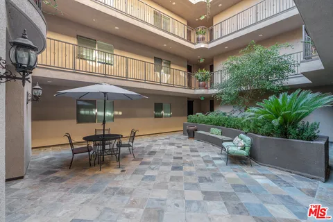 $785,000 | 11218 Camarillo Street, Unit 305, North Hollywood, CA 91602