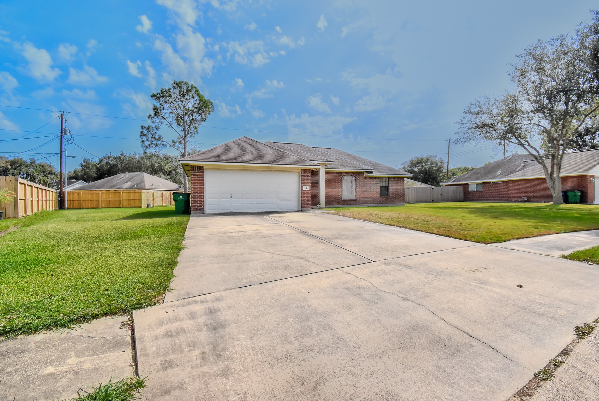 1144 Thomas Drive Angleton, TX 77515 - Photo 2 of 21