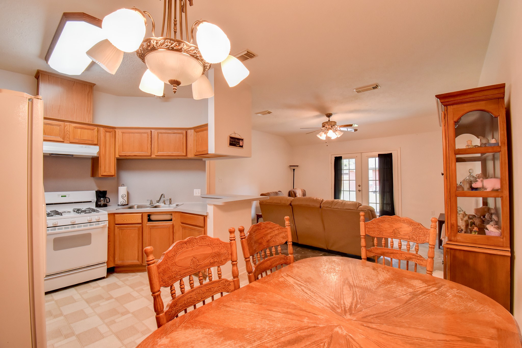 1144 Thomas Drive Angleton, TX 77515 - Photo 9 of 21