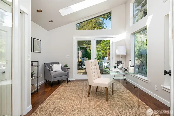 $4,950 | 11056 Southeast 31st Street, Bellevue, WA 98004