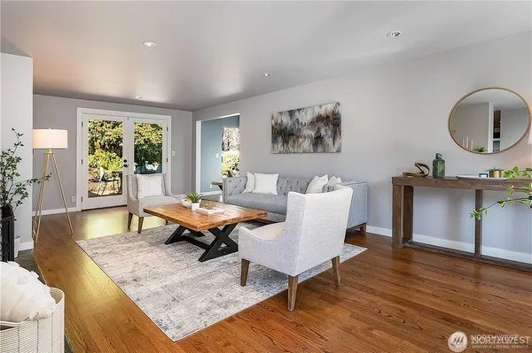 $4,950 | 11056 Southeast 31st Street, Bellevue, WA 98004