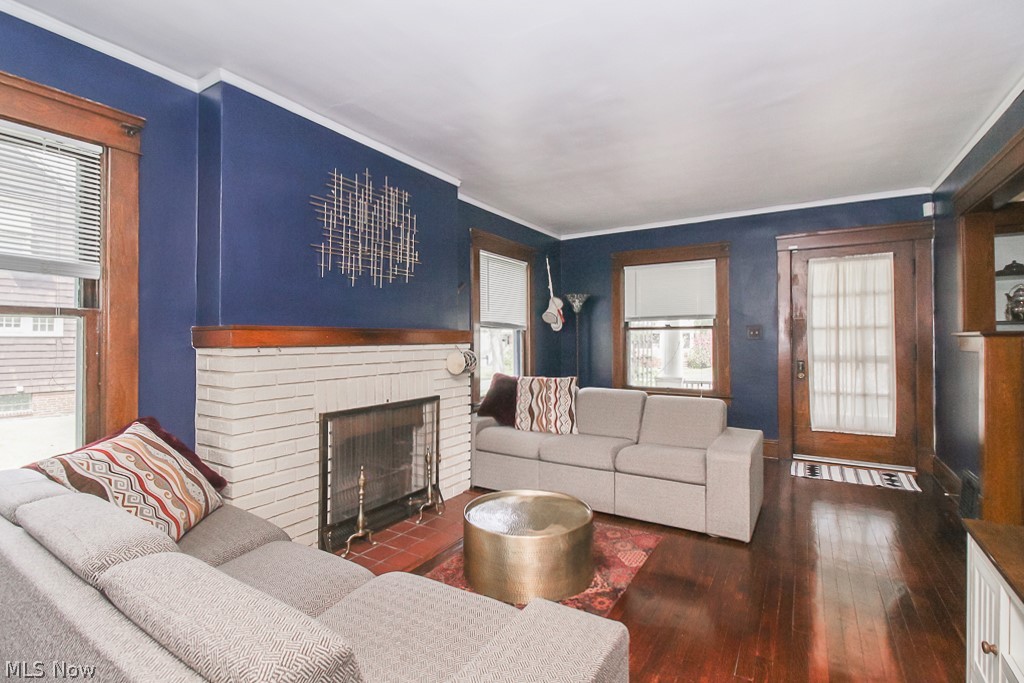 3800 Parkdale Road Cleveland, OH 44121 - Photo 7 of 32