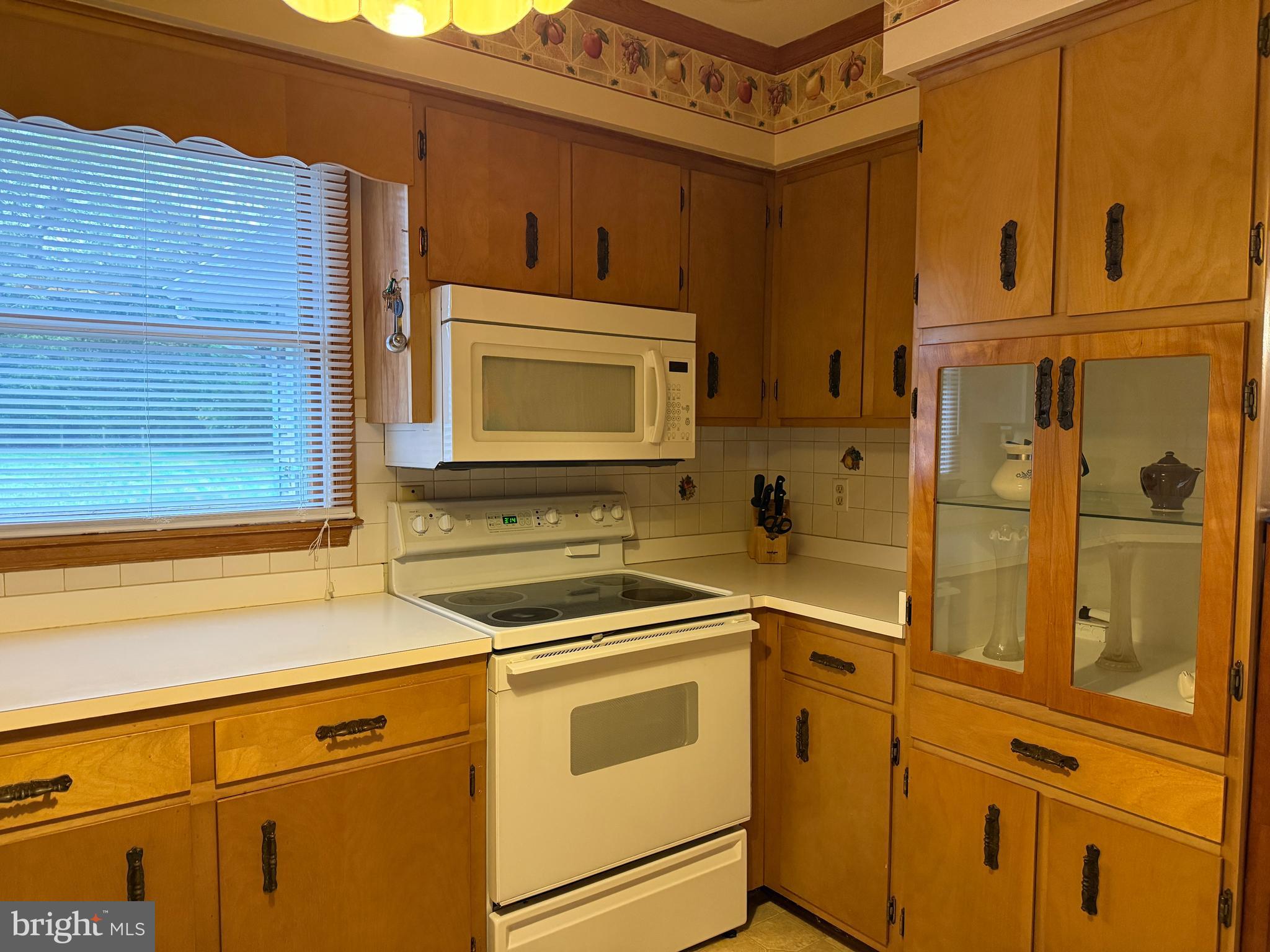 314 Kerr Avenue Denton, MD 21629 - Photo 7 of 19 a utility room with dryer and washer