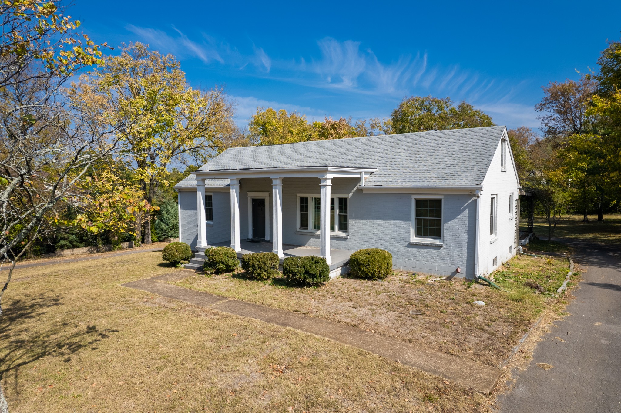 774 Elysian Fields Road Nashville, TN 37204 - Photo 28 of 43 a front view of a house with garden