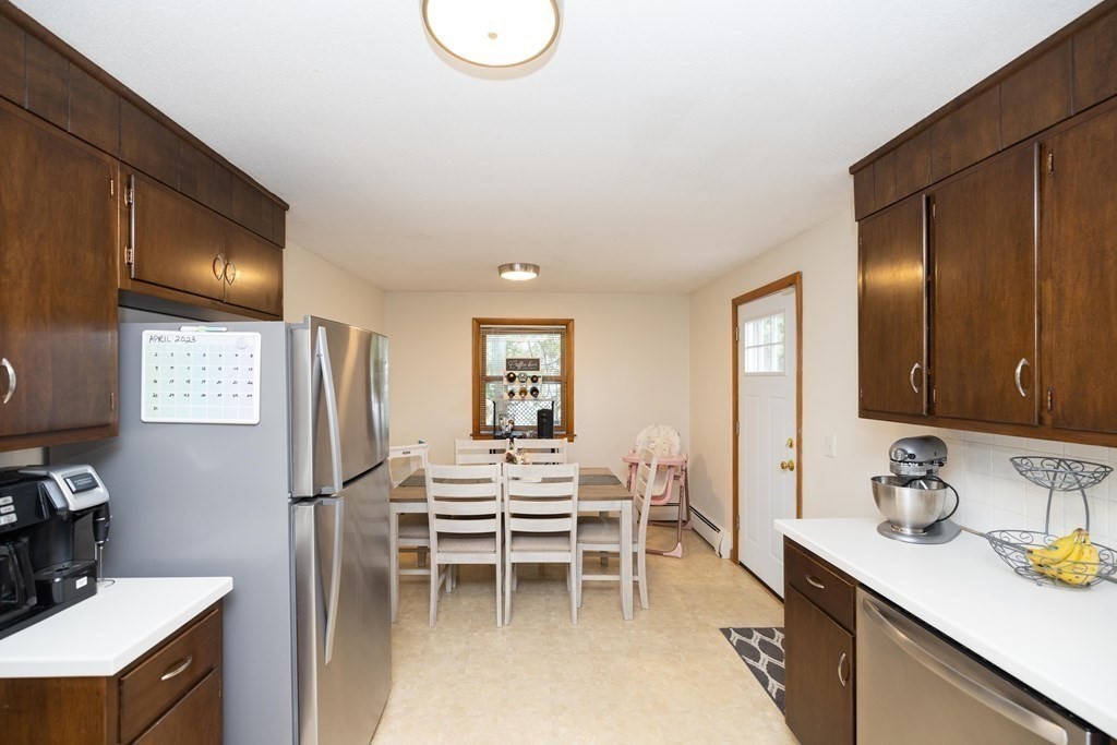 62 Lancaster Road Clinton, MA 01510 - Photo 11 of 37