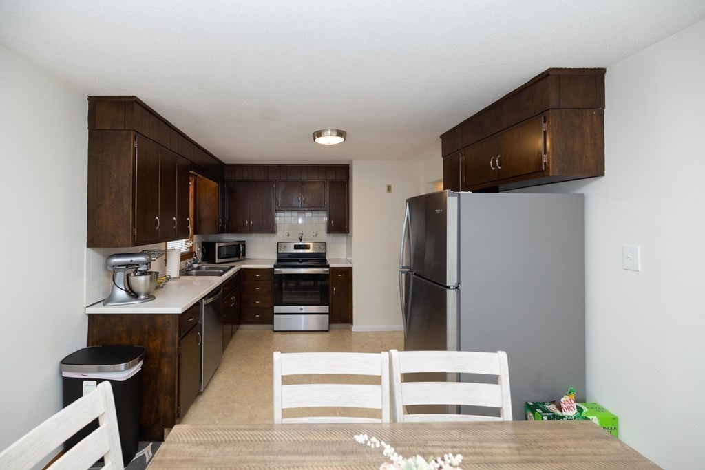 62 Lancaster Road Clinton, MA 01510 - Photo 12 of 37