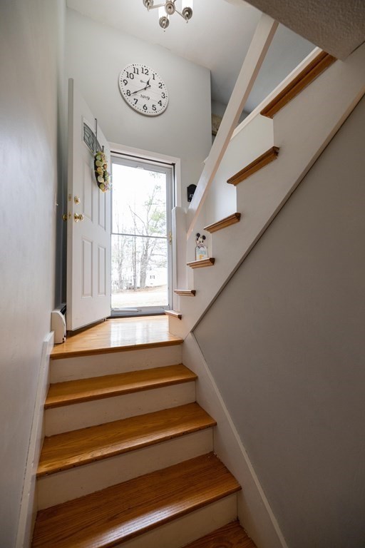 62 Lancaster Road Clinton, MA 01510 - Photo 5 of 37