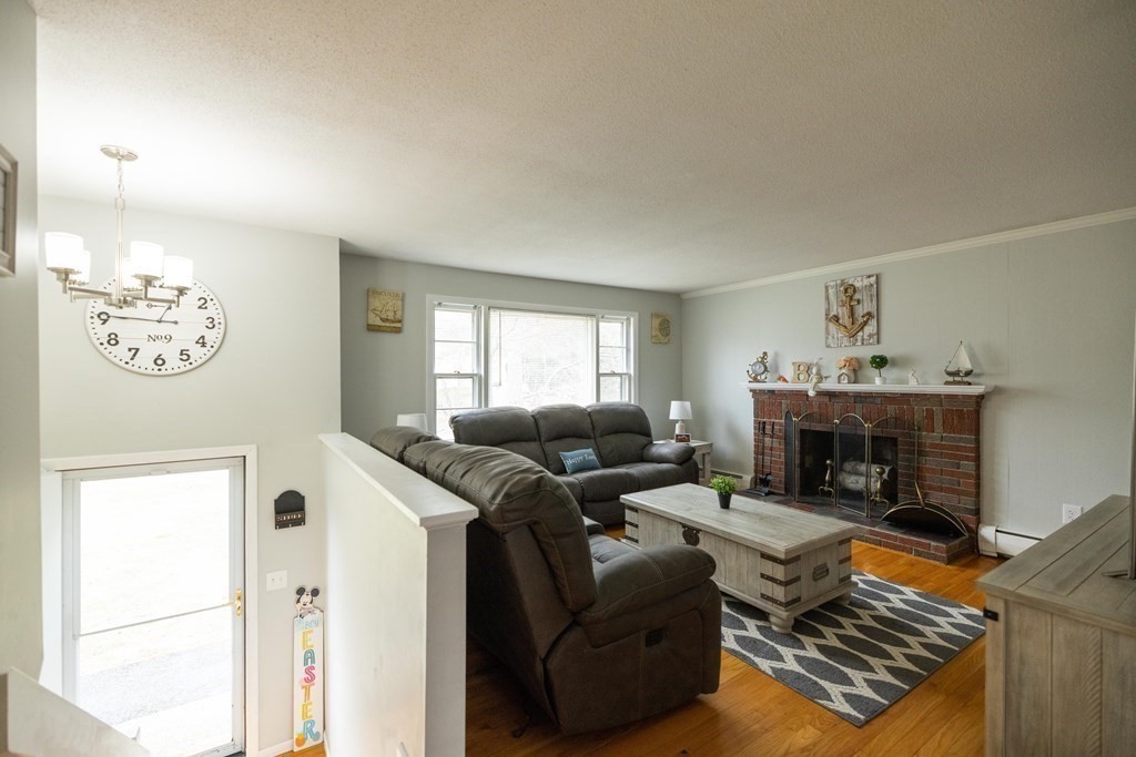 62 Lancaster Road Clinton, MA 01510 - Photo 6 of 37