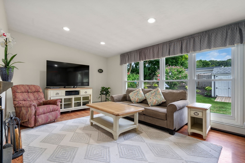 17 Mayflower Road Framingham, MA 01701 - Photo 7 of 30 Gallery Image 7