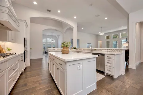 $850,000 | 1038 Hope Valley Parkway, Roanoke, TX 76262