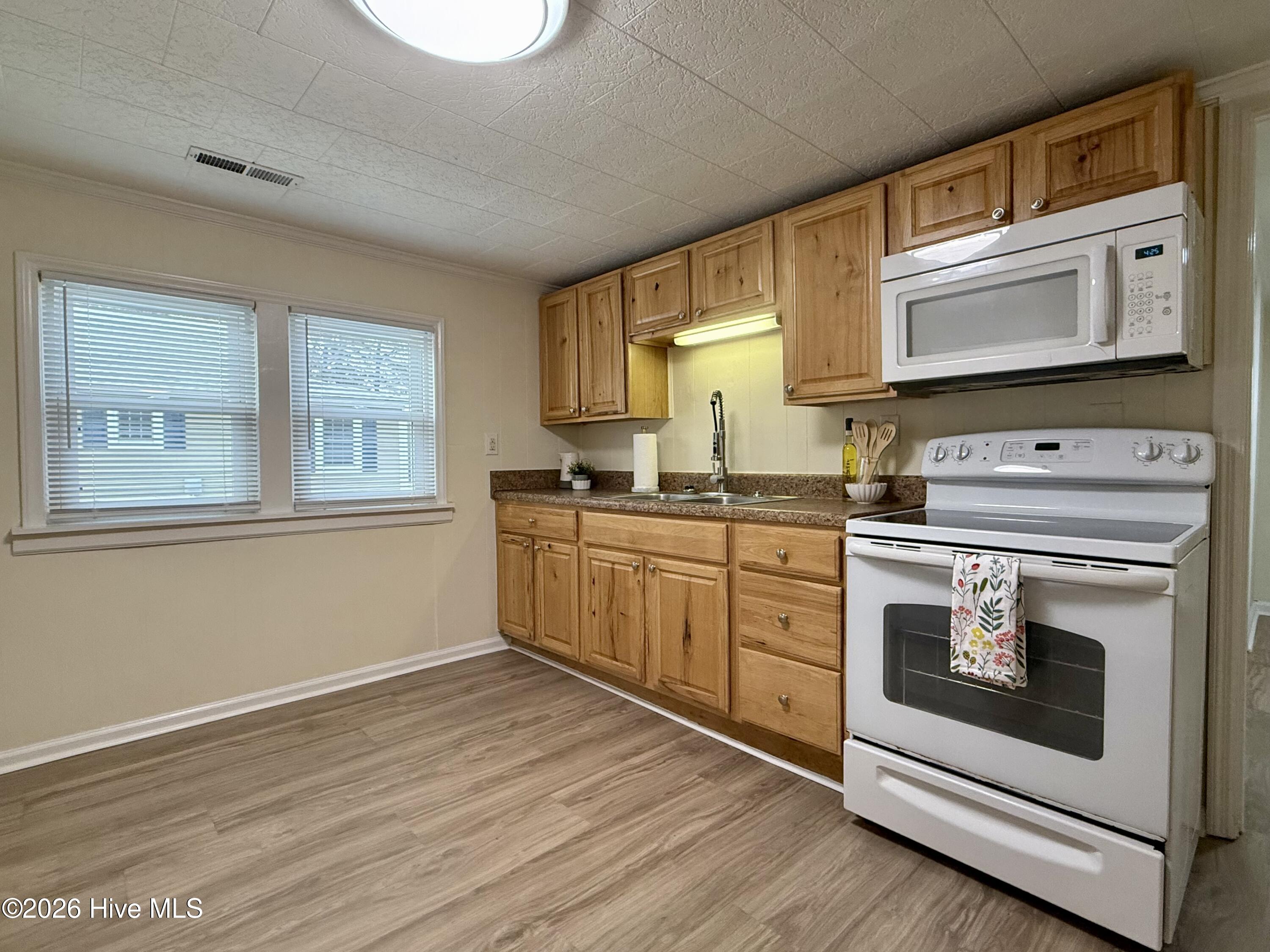 36 1st Street Chocowinity, NC 27817 - Photo 19 of 42 Kitchen