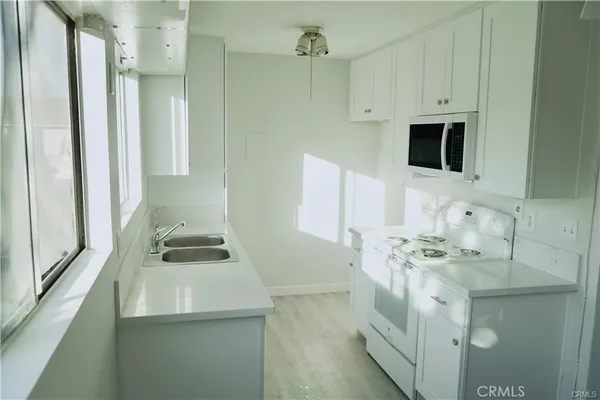 $2,190 | 23232 Orange Avenue, Unit 2, Lake Forest, CA 92630