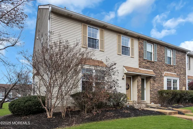 $350,000 | 101 Camber Lane, Mount Laurel, NJ 08054