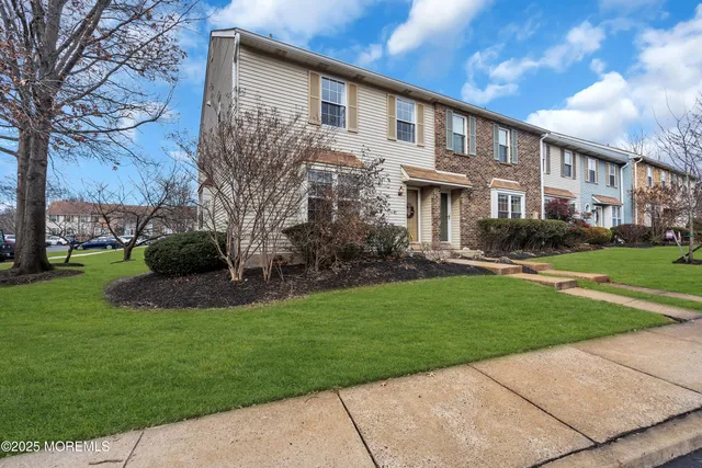 $350,000 | 101 Camber Lane, Mount Laurel, NJ 08054