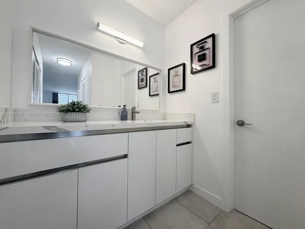 $3,350 | 3800 South Ocean Drive, Unit 1710, Hollywood, FL 33019