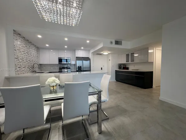 $3,350 | 3800 South Ocean Drive, Unit 1710, Hollywood, FL 33019