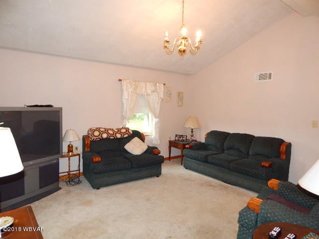 4105 Upper Road Shamokin, PA 17872 - Photo 16 of 33 17 living room