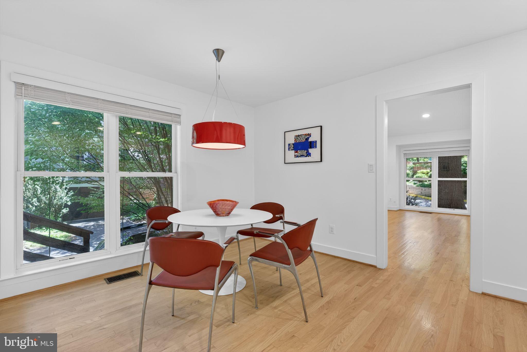1605 Apricot Court Reston, VA 20190 - Photo 8 of 30