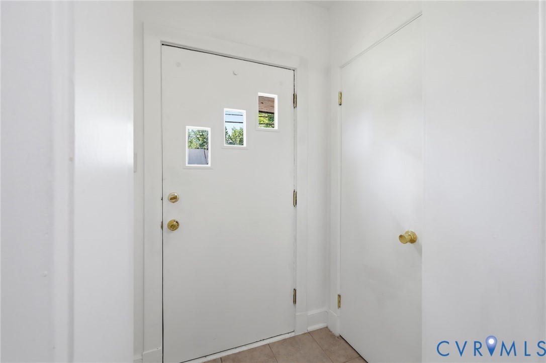 1634 Hungary Road Henrico, VA 23228 - Photo 6 of 48