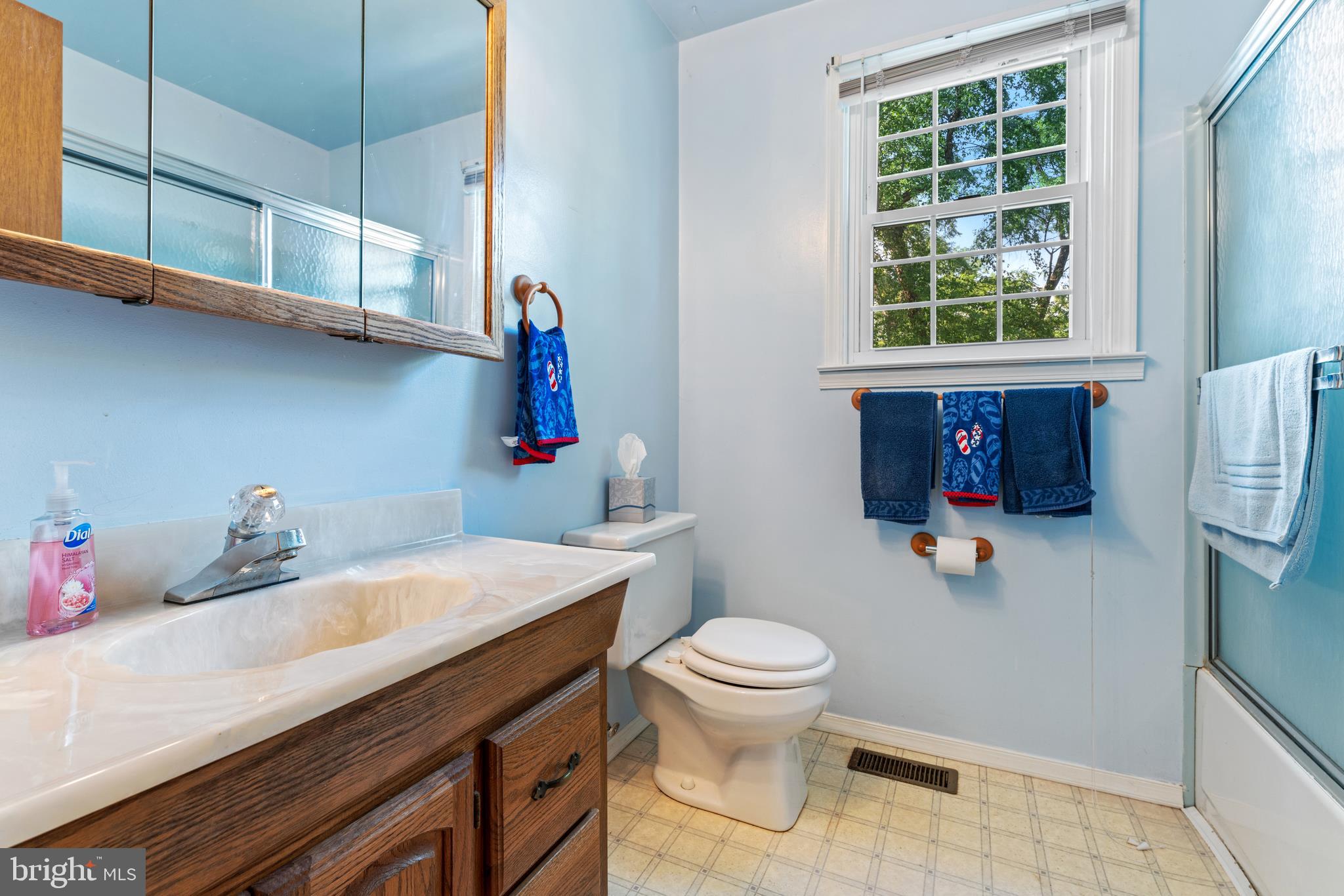 1610 Rivers Edge Drive Delanco, NJ 08075 - Photo 22 of 34 a bathroom with a sink and a toilet