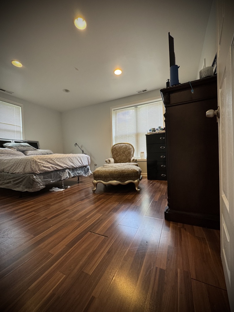 8513 South Sangamon Street Chicago, IL 60620 - Photo 2 of 12