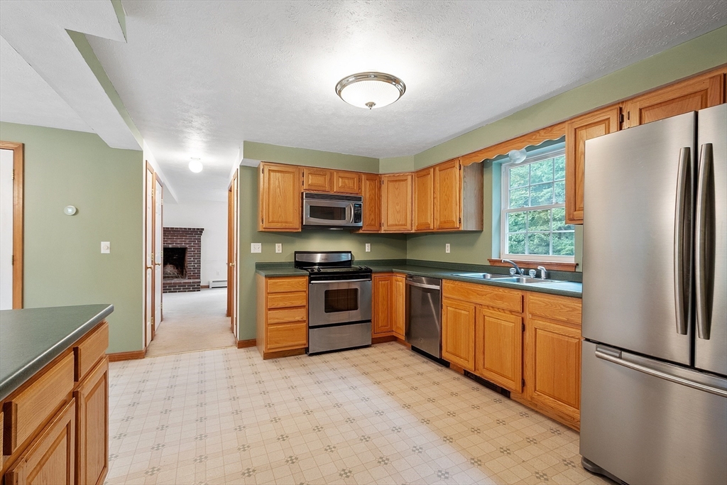 5 Cross Road Winchendon, MA 01475 - Photo 3 of 42 Gallery Image 3