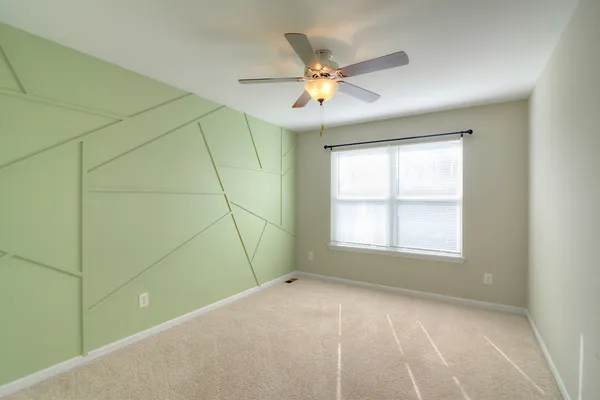 $374,500 | 1752 Tallmeadow Drive, DeKalb, IL 60115