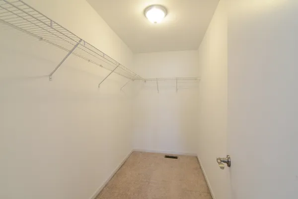 $374,500 | 1752 Tallmeadow Drive, DeKalb, IL 60115