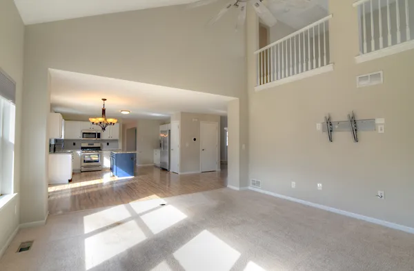 $374,500 | 1752 Tallmeadow Drive, DeKalb, IL 60115