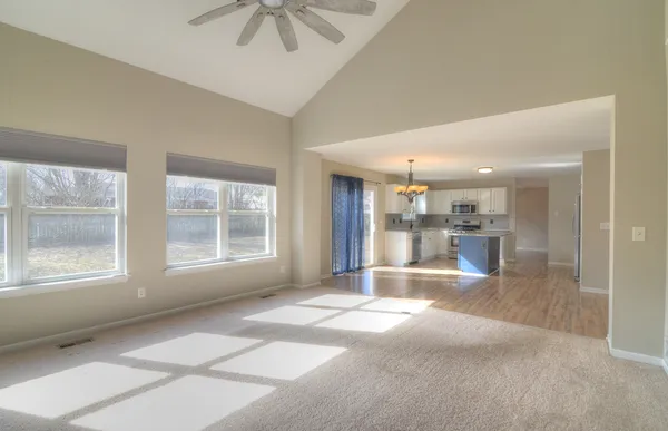 $374,500 | 1752 Tallmeadow Drive, DeKalb, IL 60115