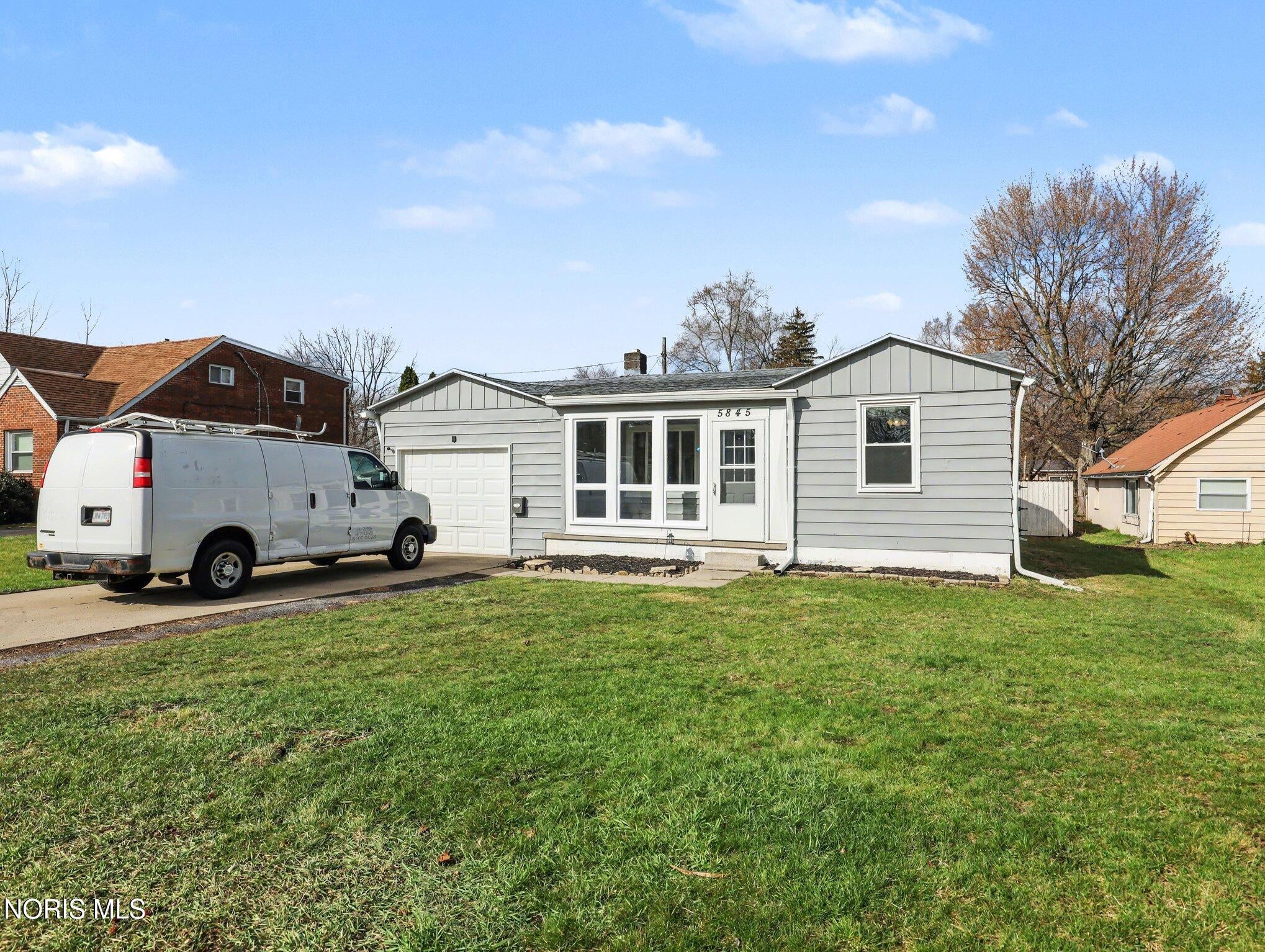 5845 Douglas Road Toledo, OH 43613 - Photo 1 of 24 001_file_9368