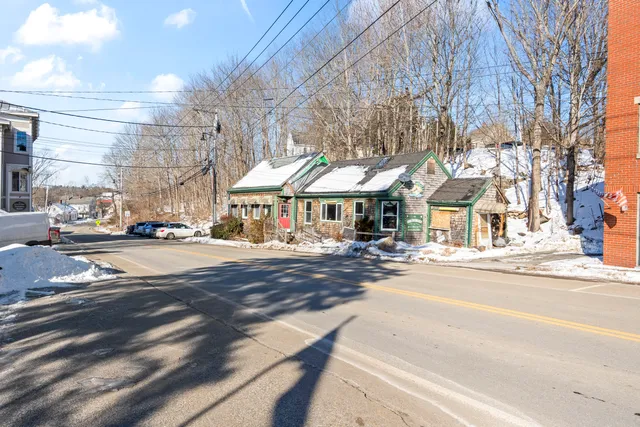 $169,000 | 258 Jefferson Street, Waldoboro, ME 04572