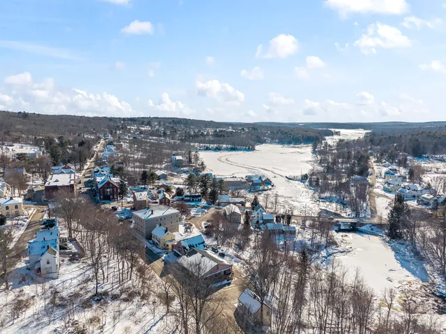 $169,000 | 258 Jefferson Street, Waldoboro, ME 04572