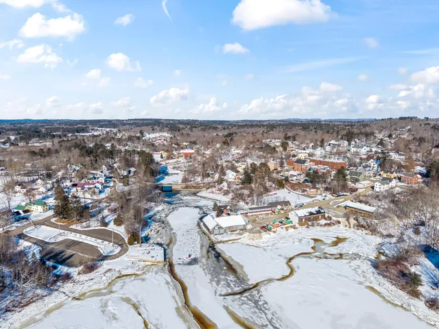 $169,000 | 258 Jefferson Street, Waldoboro, ME 04572