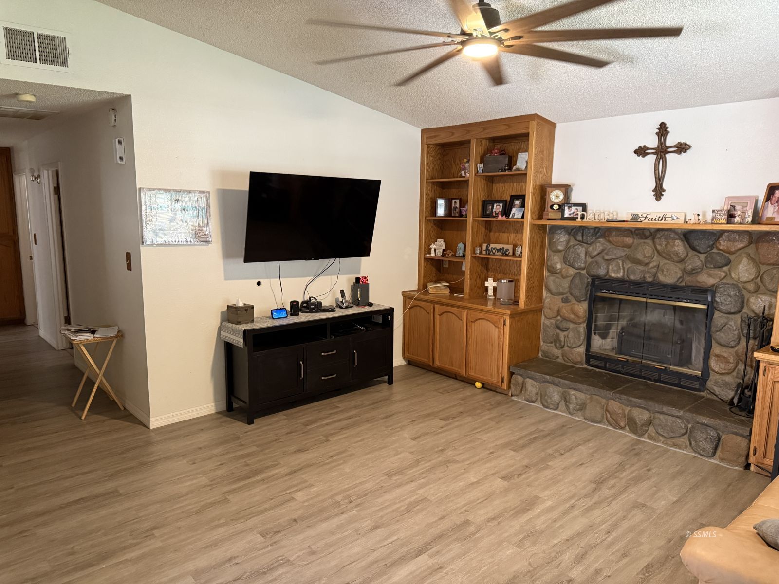 617 Glen Court Ridgecrest, CA 93555 - Photo 5 of 23