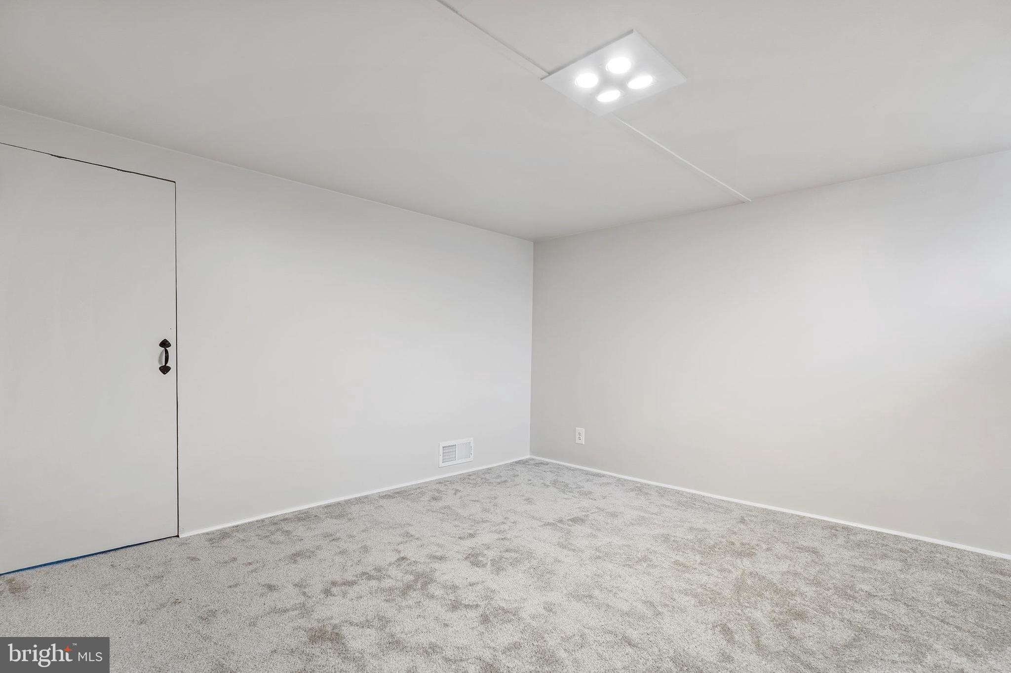 7550 Westfield Road Baltimore, MD 21222 - Photo 26 of 30 Gallery Image 26