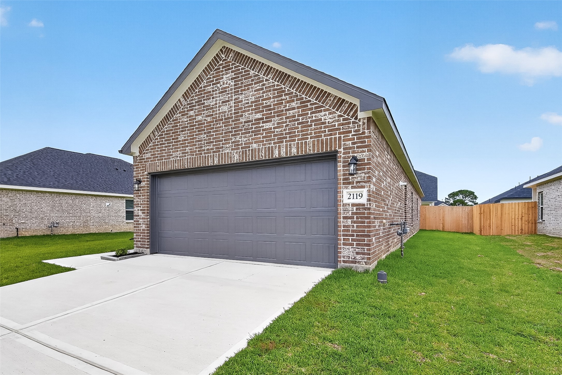 2119 Spring Hollow Drive Baytown, TX 77521 - Photo 3 of 37
