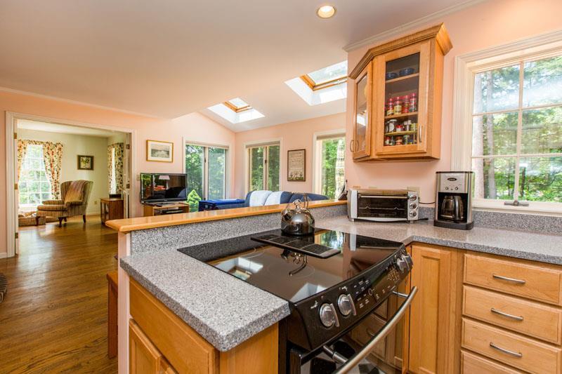91 Pilgrim Road South Portland, ME 04106 - Photo 14 of 35 Photo