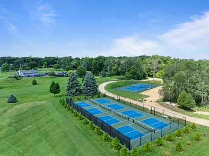 $825,000 | 860 Trails End Drive, Fontana, WI 53125