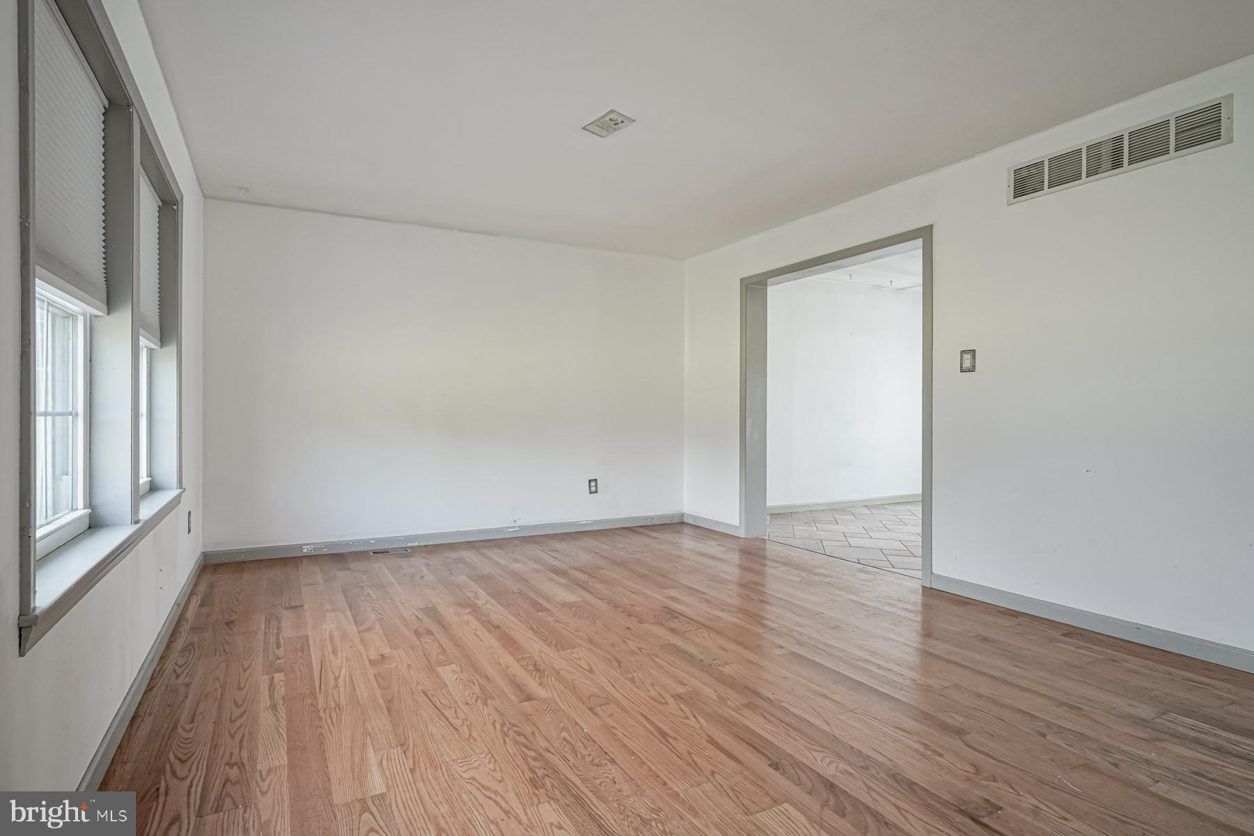 431 Ferrell Road Mullica Hill, NJ 08062 - Photo 34 of 55 Secondary suite - LR