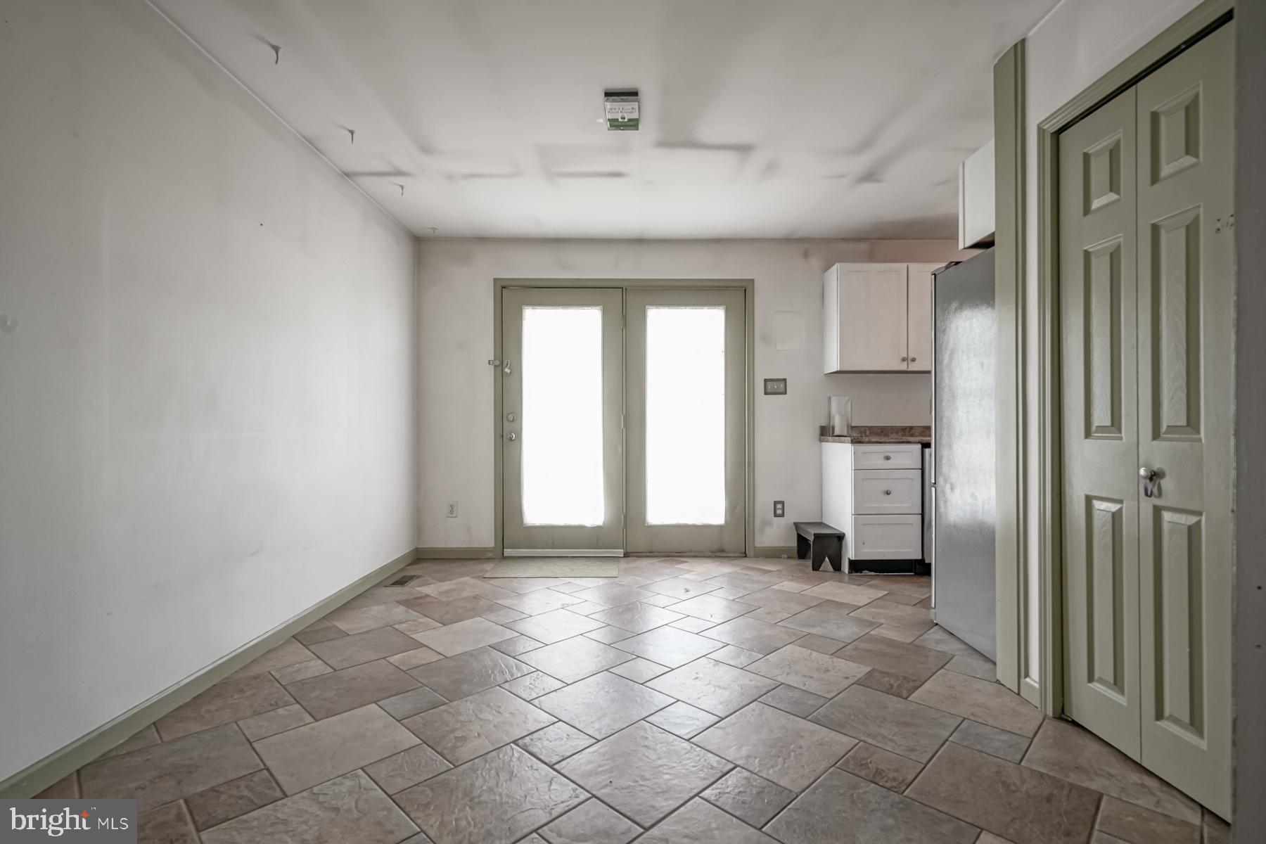 431 Ferrell Road Mullica Hill, NJ 08062 - Photo 36 of 55 Secondary suite dining
