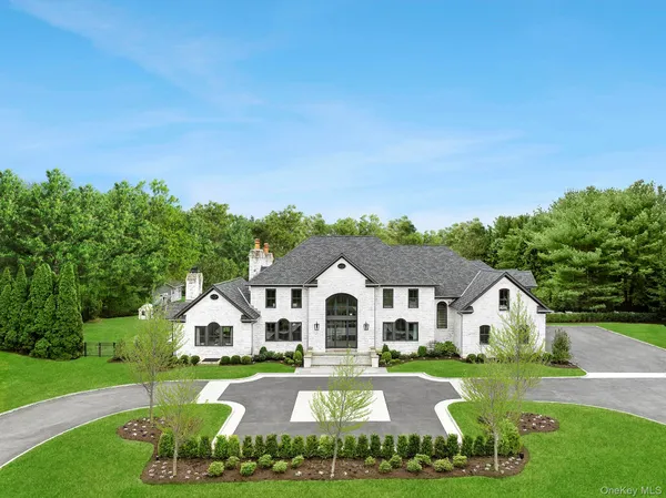 $6,499,000 | 89 Pound Hollow Road, Glen Head, NY 11545