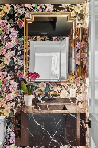 $6,499,000 | 89 Pound Hollow Road, Glen Head, NY 11545