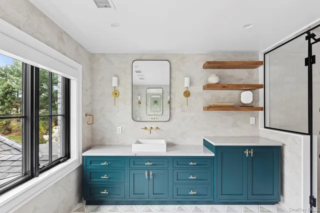 $6,499,000 | 89 Pound Hollow Road, Glen Head, NY 11545