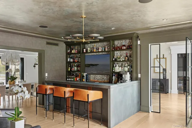 $6,499,000 | 89 Pound Hollow Road, Glen Head, NY 11545