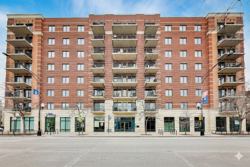 4848 North Sheridan Road, Unit 203 Chicago, IL 60640 - Photo 1 of 32 a front view of a building
